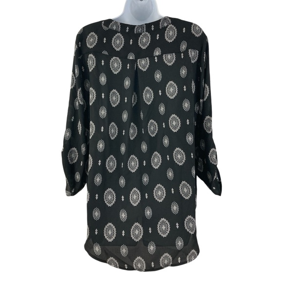 Pink Republic Print Split V-Neck Top - Picture 4 of 6